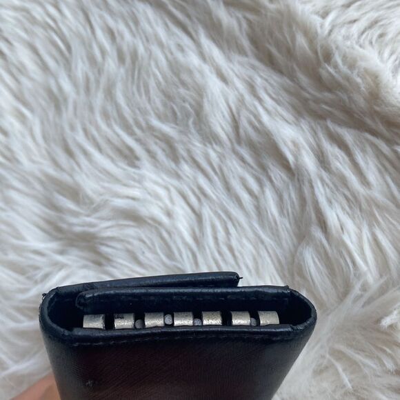 Prada Saffiano 6-ring key case - Picture 4 of 10